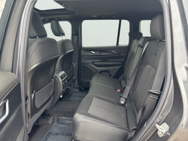 2026 Jeep Grand Cherokee Laredo X