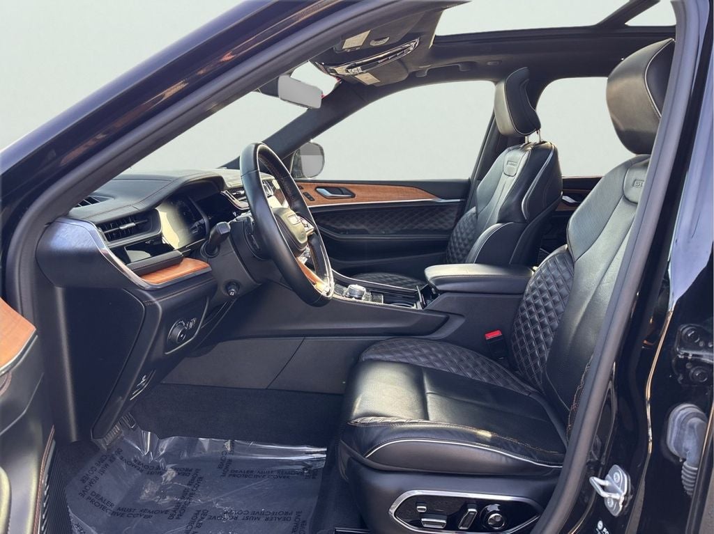 2022 Jeep Grand Cherokee Summit