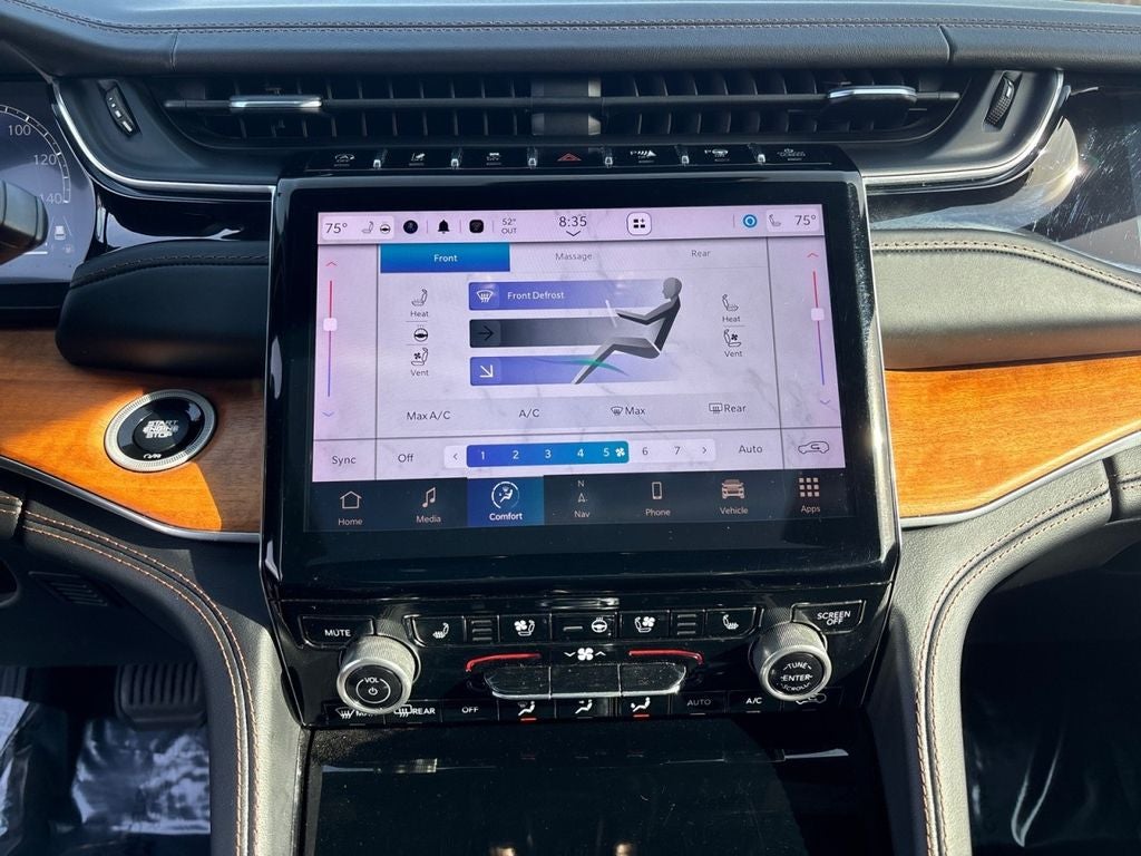 2022 Jeep Grand Cherokee Summit