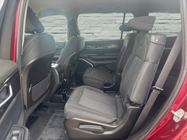 2022 Jeep Grand Cherokee L Laredo