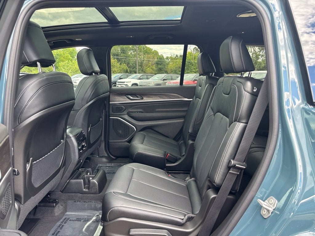 2027 Jeep Grand Cherokee L Limited Reserve