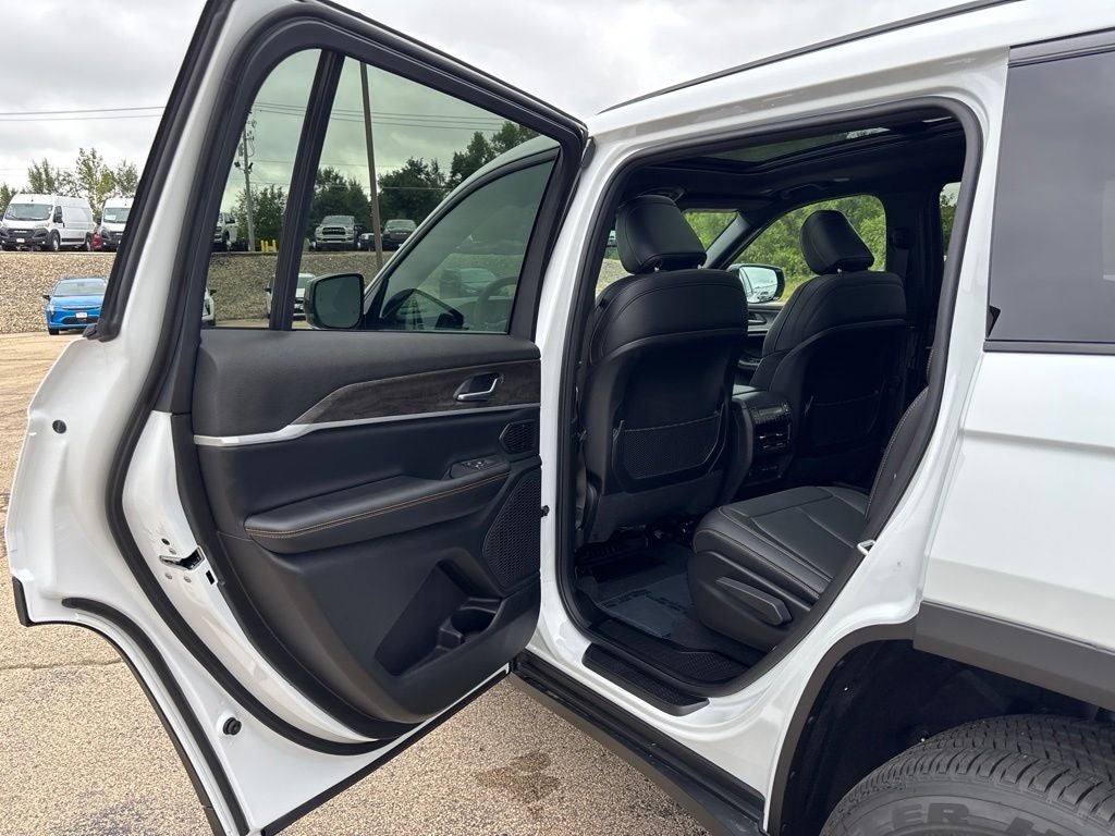 2026 Jeep Grand Cherokee L 85th Anniversary Edition