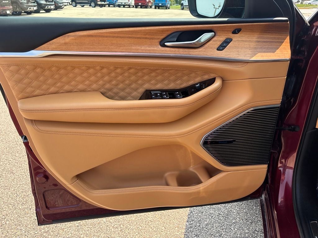 2025 Jeep Grand Cherokee L Summit