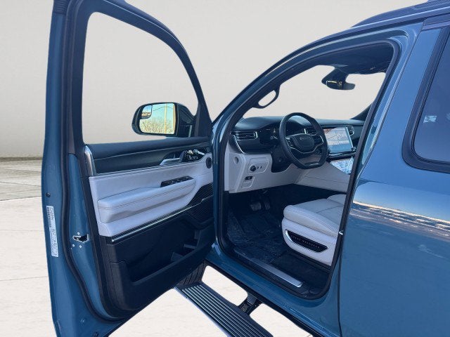 2026 Jeep Grand Wagoneer L Summit Obsidian