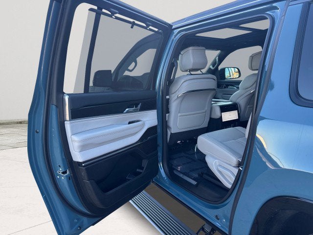 2026 Jeep Grand Wagoneer L Summit Obsidian