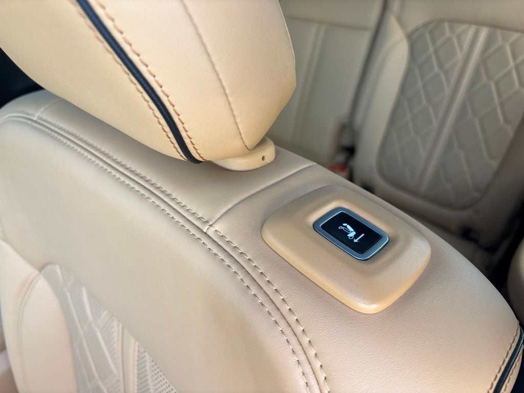 2022 Jeep Grand Wagoneer Series III