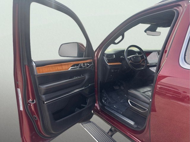 2022 Jeep Grand Wagoneer Series III