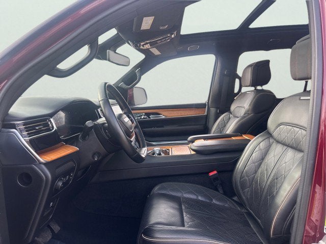 2022 Jeep Grand Wagoneer Series III