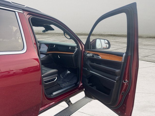 2022 Jeep Grand Wagoneer Series III