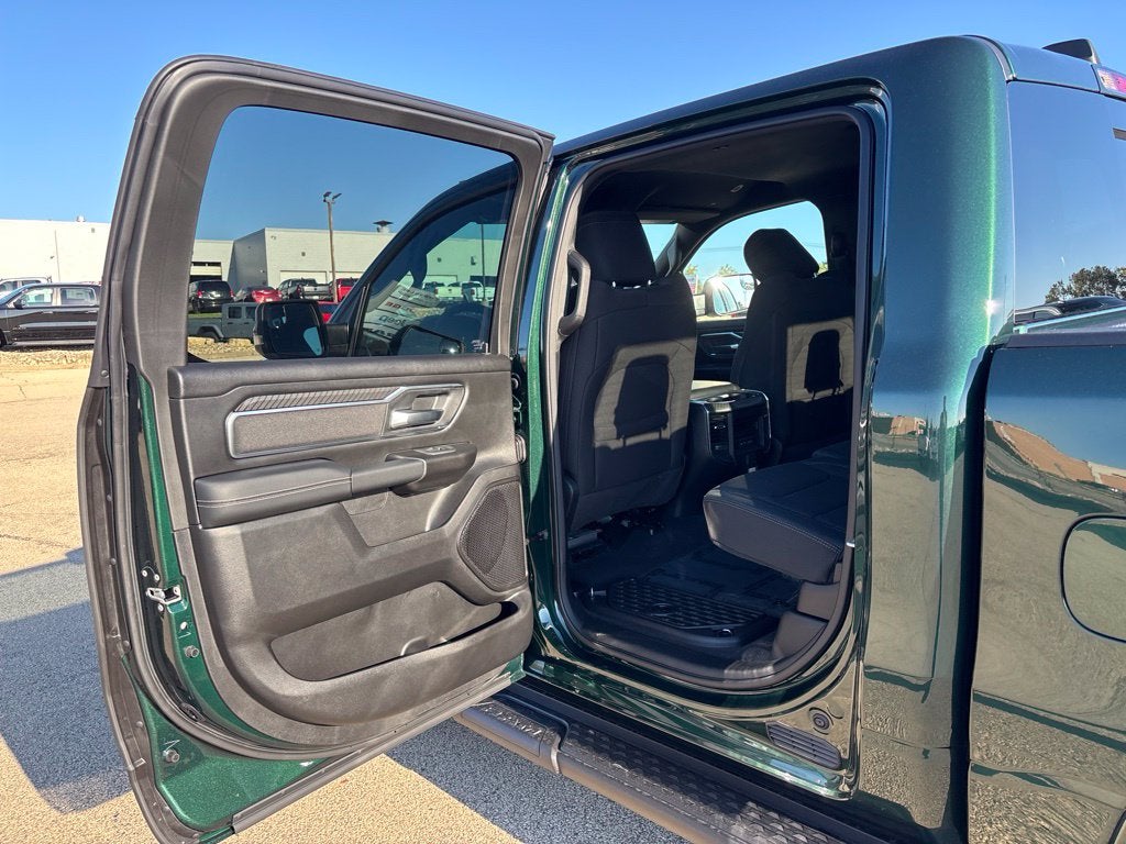 2027 RAM 1500 Big Horn/Lone Star