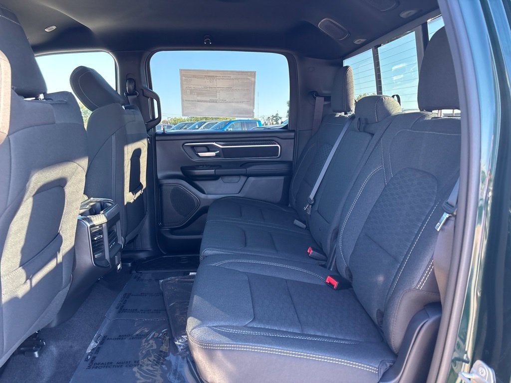 2027 RAM 1500 Big Horn/Lone Star