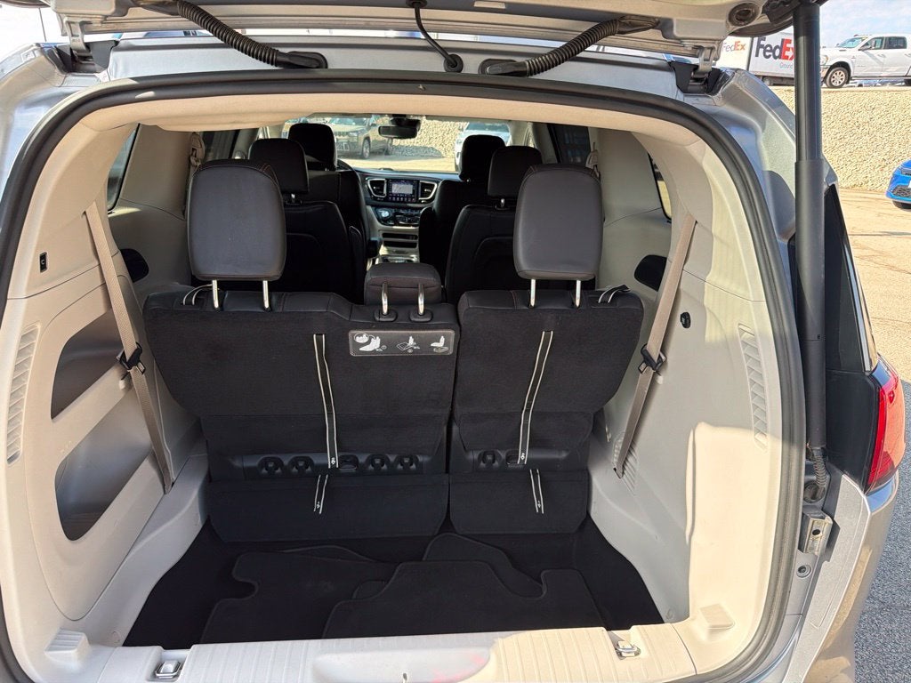 2020 Chrysler Pacifica Touring L