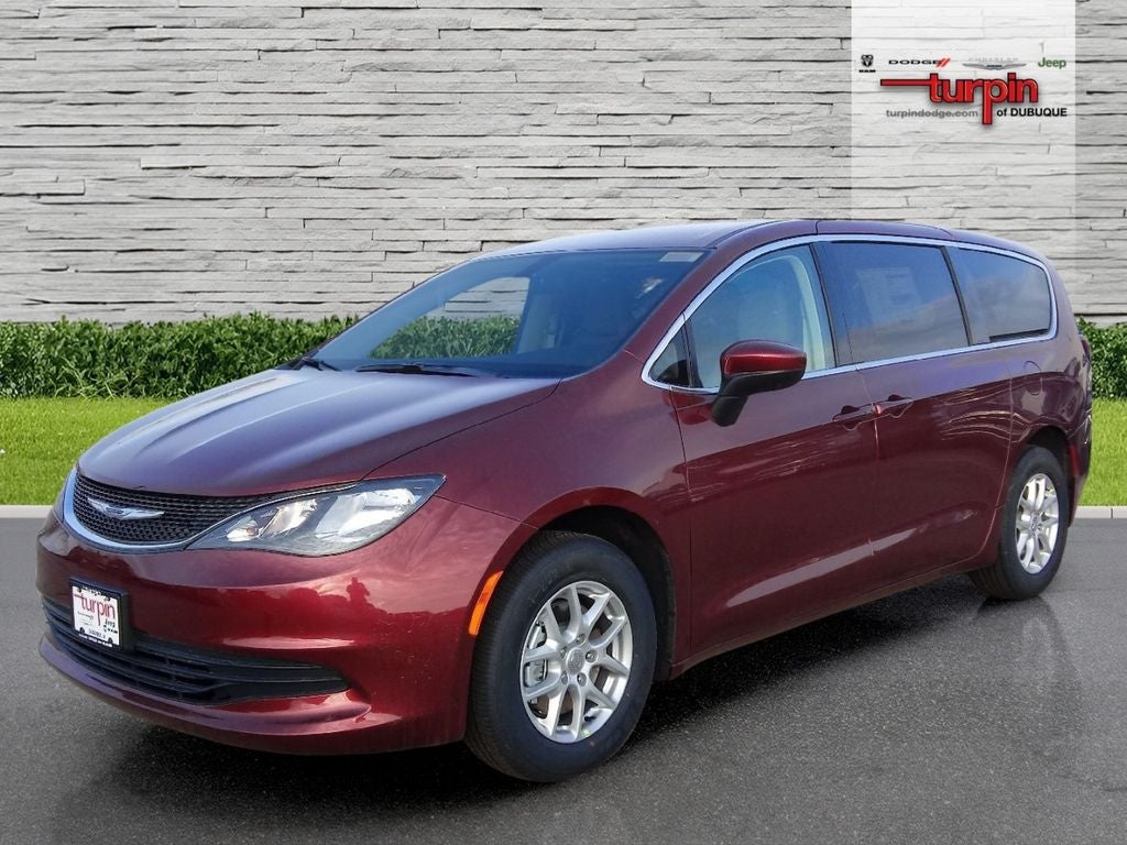 2020 Chrysler Voyager LX