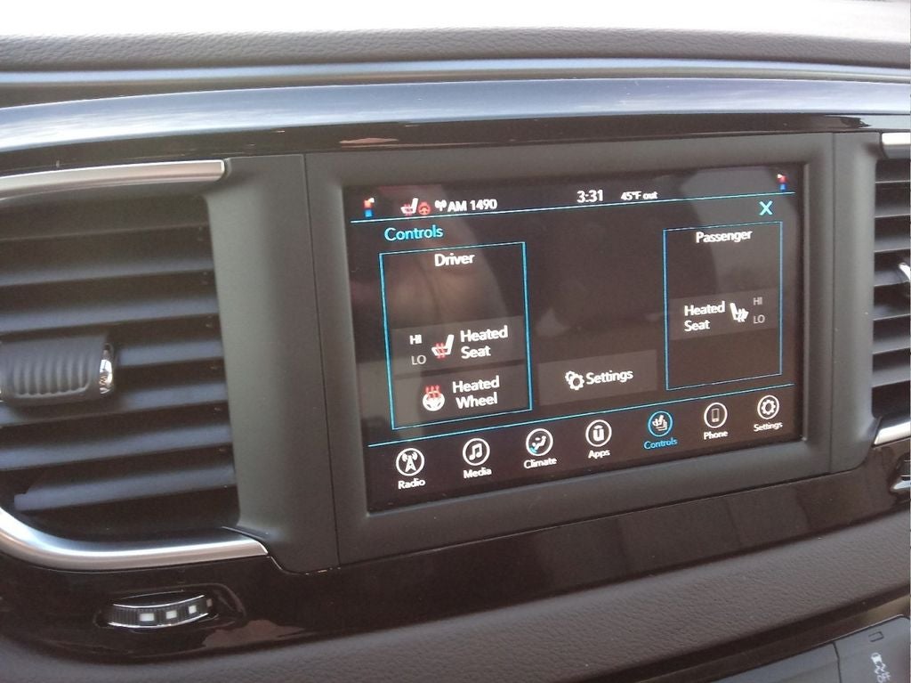 2020 Chrysler Voyager LX