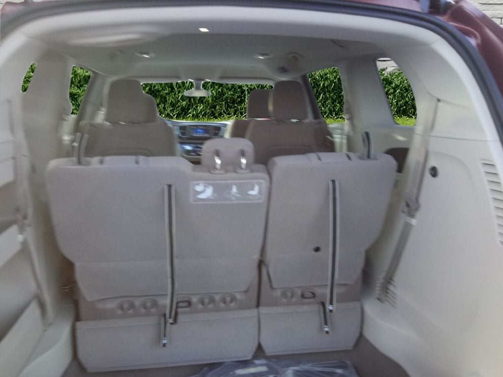 2020 Chrysler Voyager LX