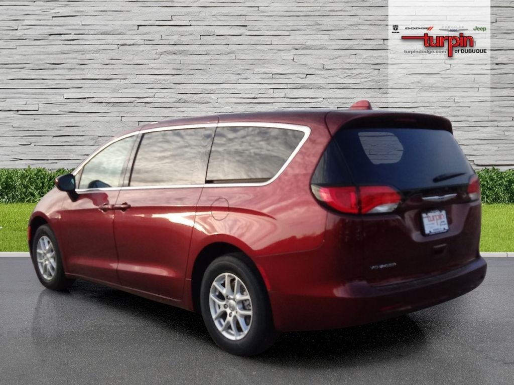 2020 Chrysler Voyager LX