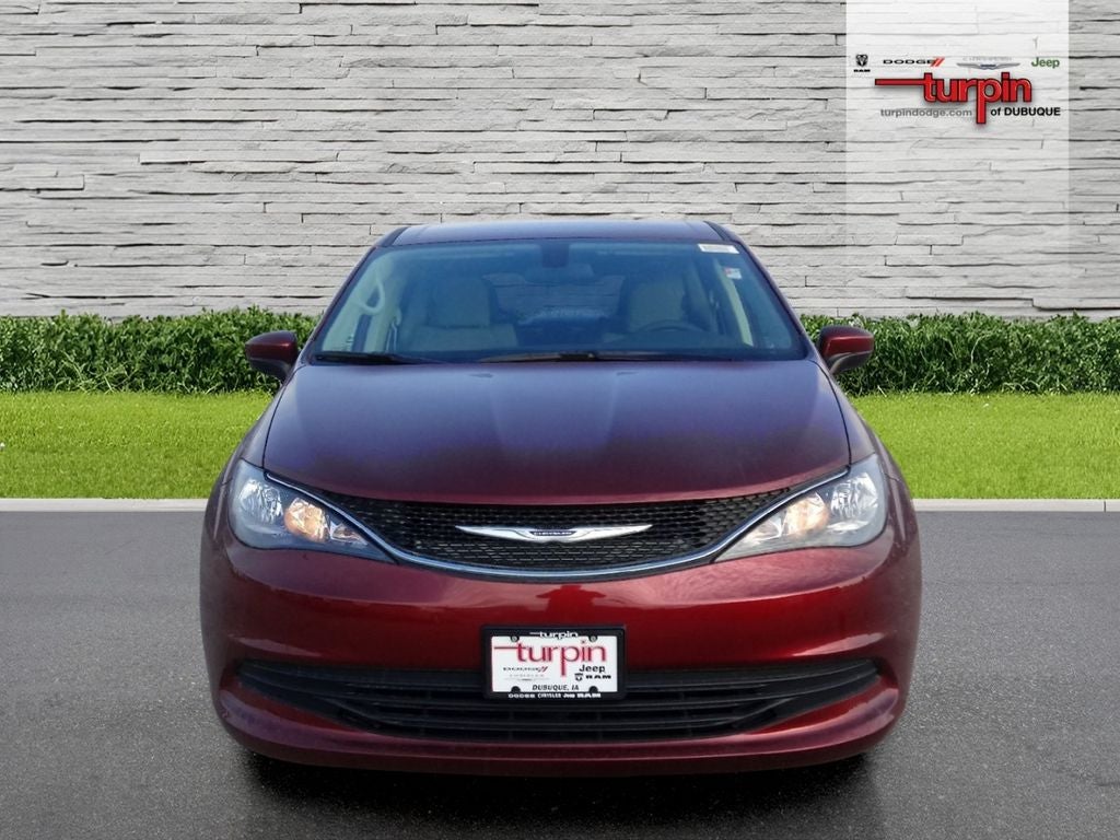 2020 Chrysler Voyager LX