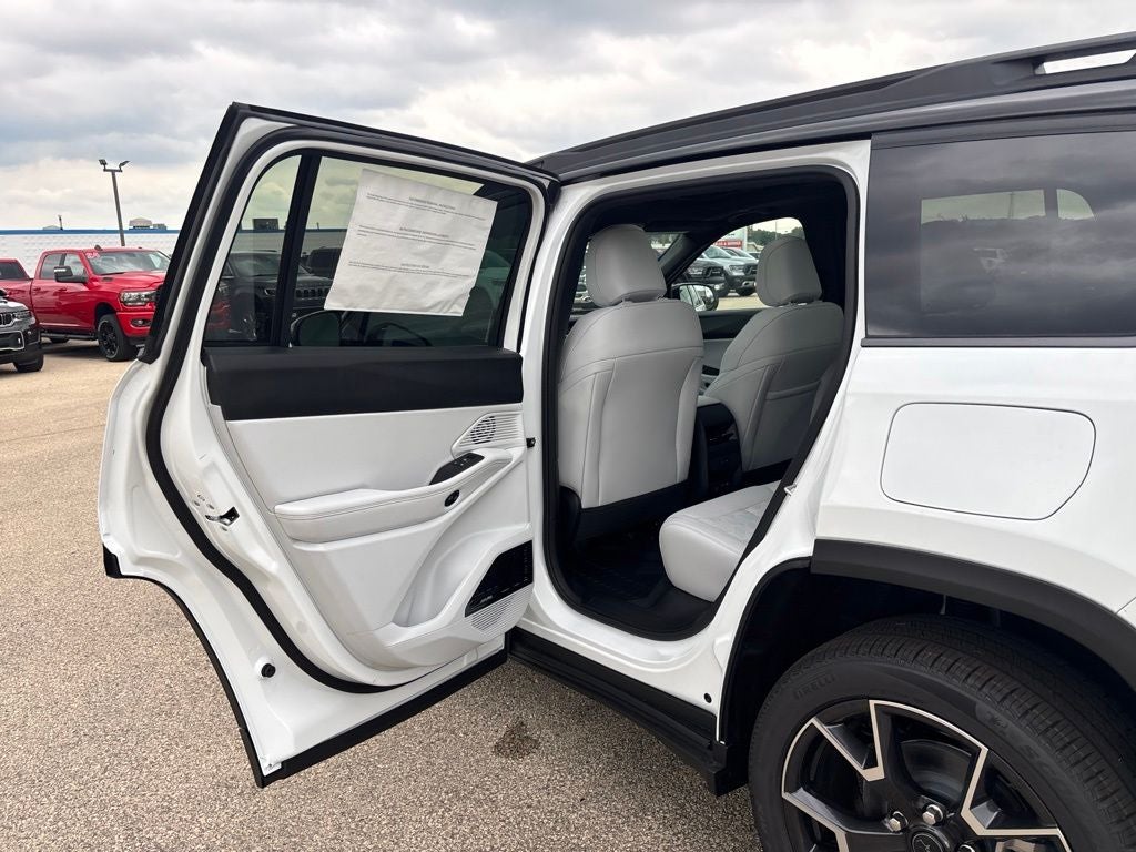 2026 Jeep Cherokee Overland