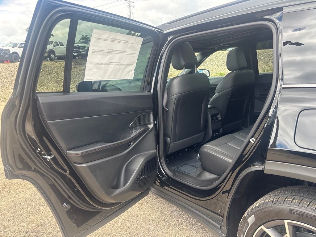 2026 Jeep Cherokee Overland