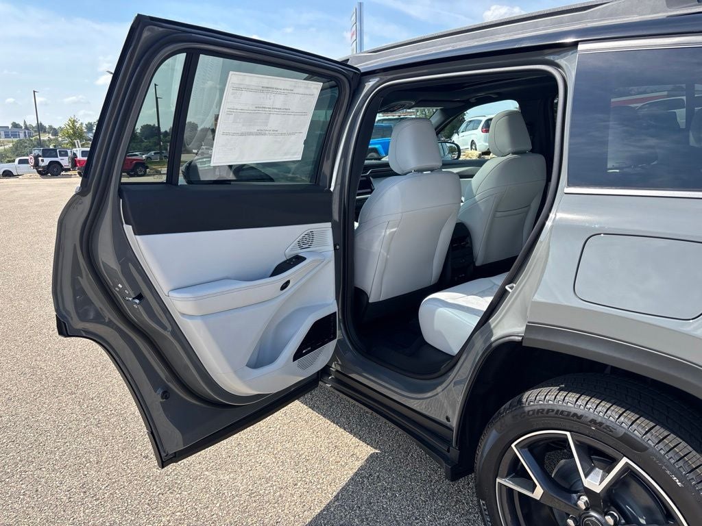 2026 Jeep Cherokee Overland